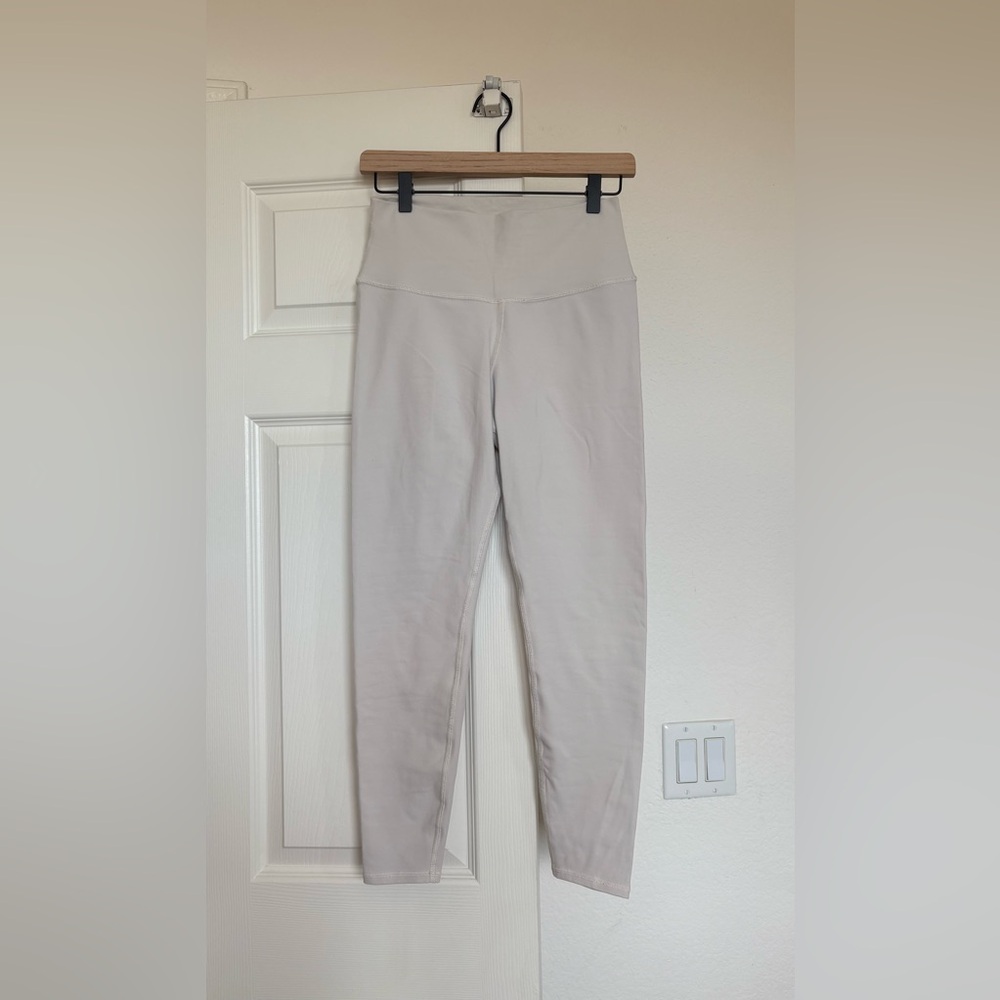 Alo Yoga 7/8 High-Waist Airbrush Legging (Bone)